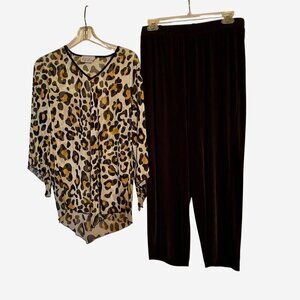 Carolyn Strauss 2-pc set Sheer Leopard Blouse/Wide Leg Slinky Capri Pants M/L